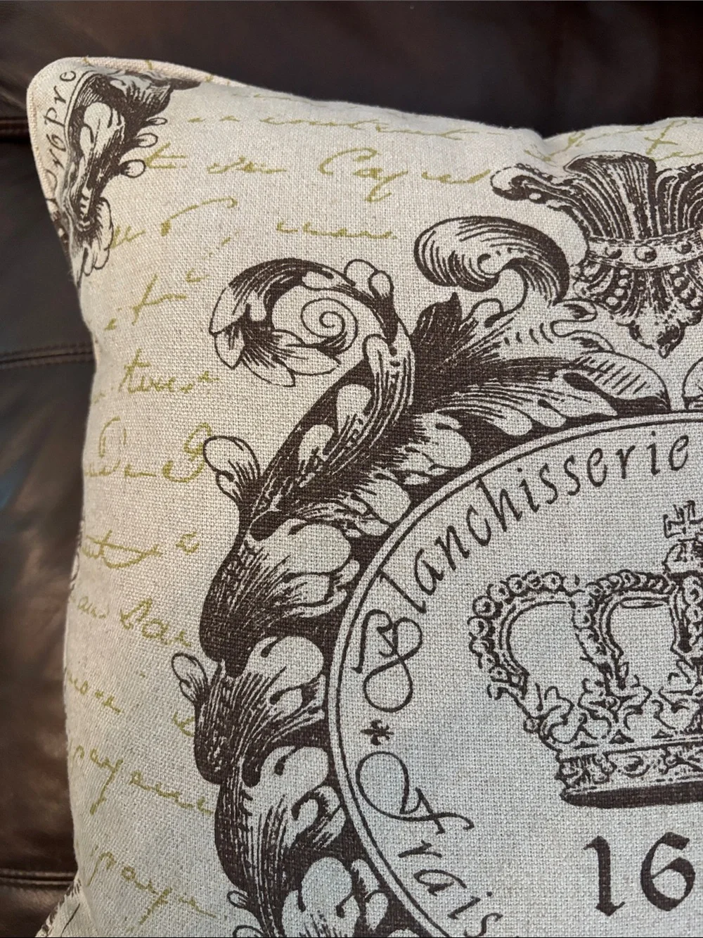 N/A pillow cover
